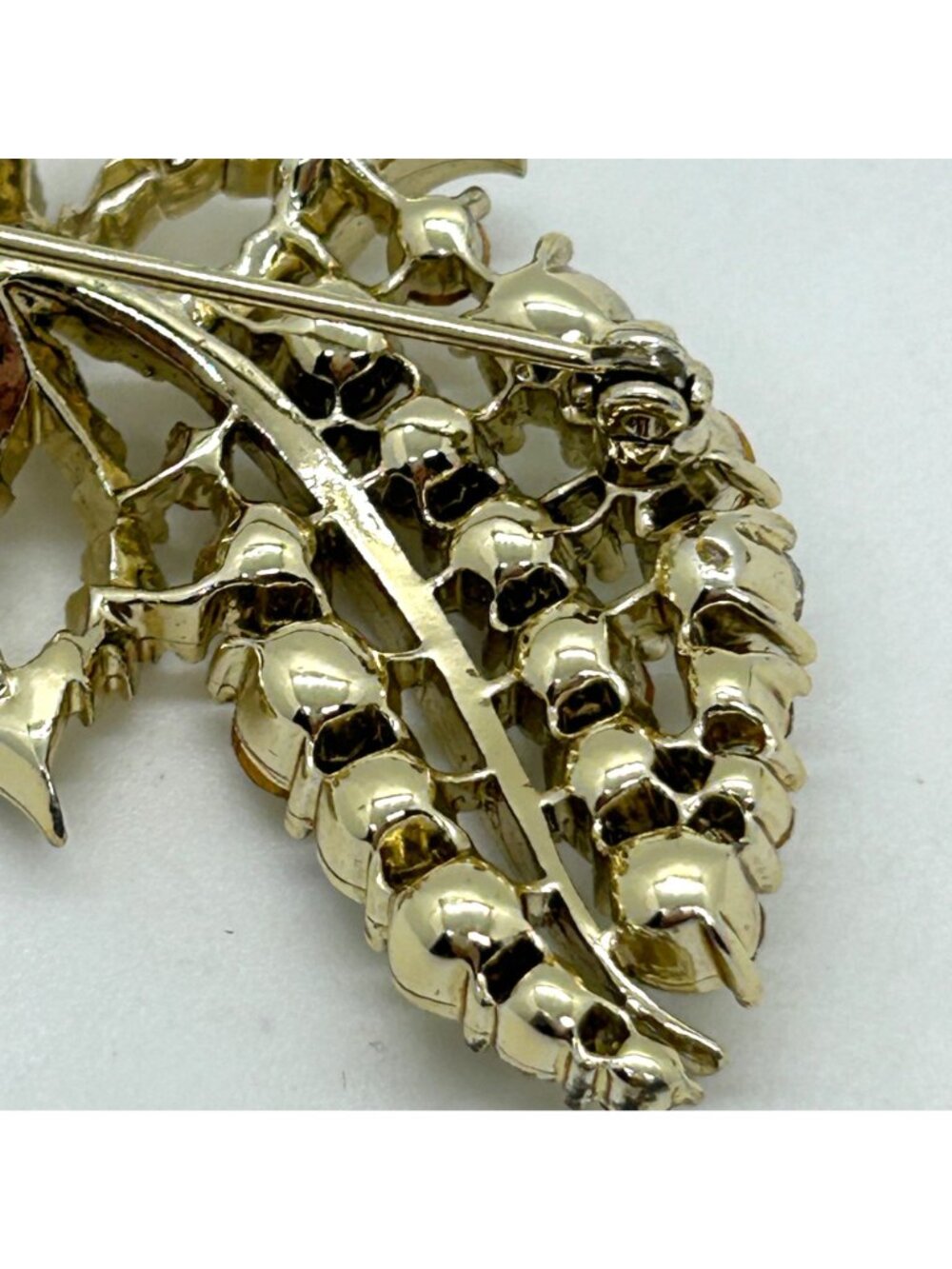 Vintage Lisner Gold Tone Leaf Brooch With Aurora Borealis Rhinestones Signed Pin - Picture 10 of 14